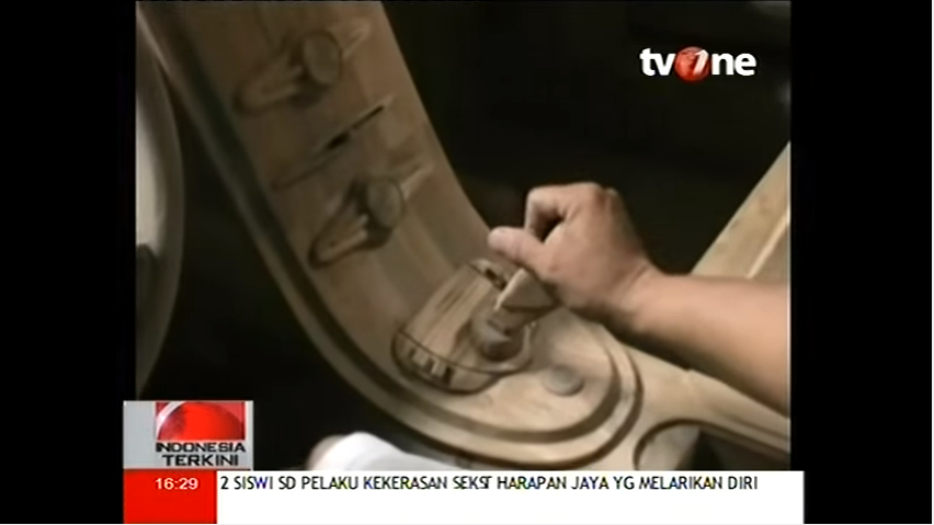 Bugatti-Veyron-replica-from-wood-in-Indonesia_2