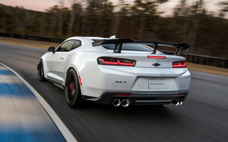 2018-chevrolet-camaro-zl1-1le-002-1