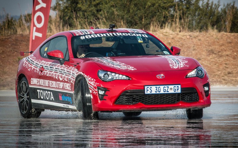toyota-gt86-drift-world-record-1