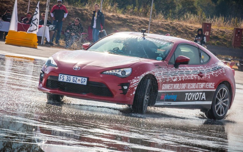 toyota-gt86-drift-world-record-2