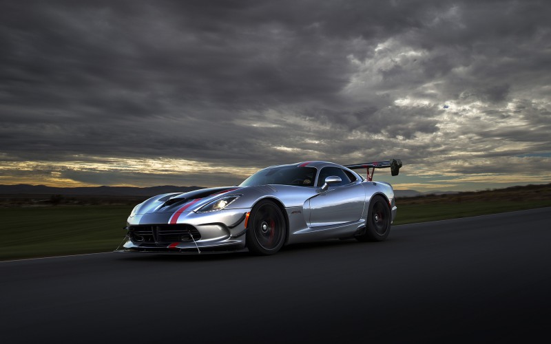 2016-Dodge-Viper-ACR-V2-1600