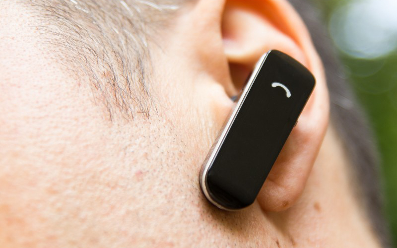 car-kit-bluetooth-fm-transmitter-dual-usb-charger-tuadia-multipoint-hands-free-dual-point-multiuser