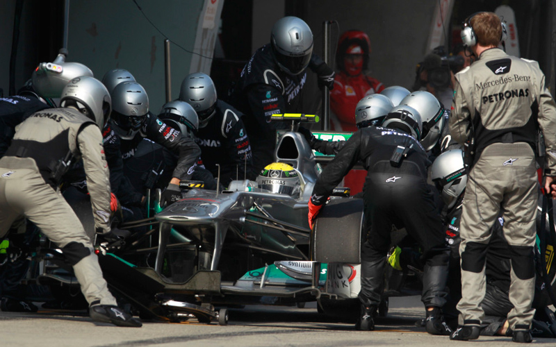 mercedes-gp-perform-the-fastest-pitstops-of-2011-34771_1