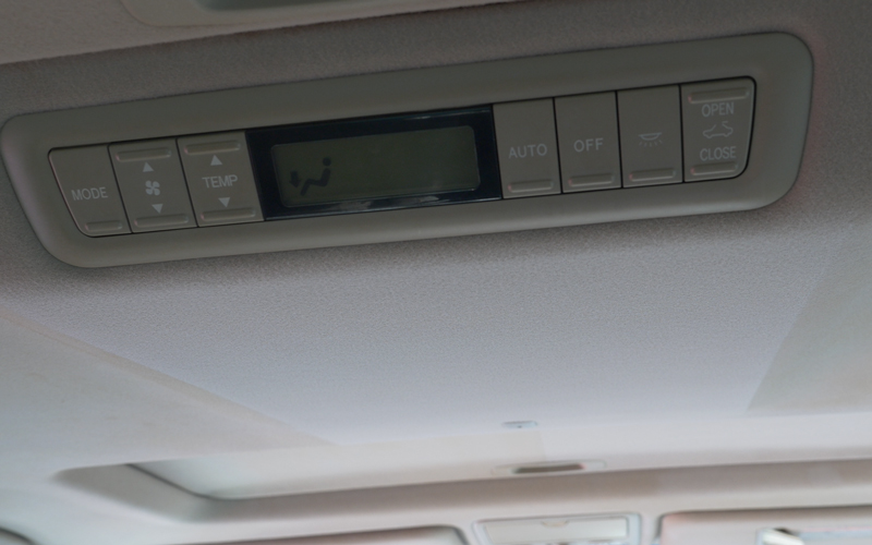 clean_car_ceiling_17